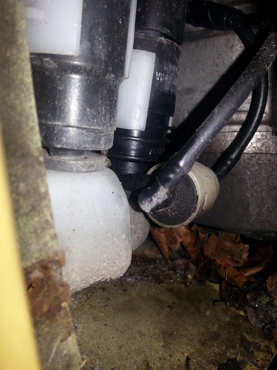 Skoda Fabia windshield washer pump Members Cars BRISKODA