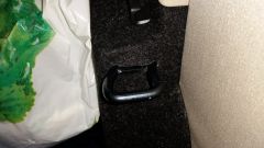 Rear seat catch in combi
