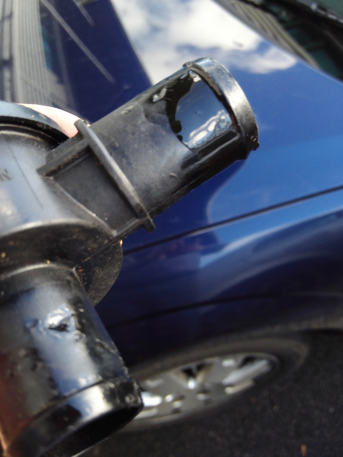 Residual oil or grease in Diverter Valve hose Barbs