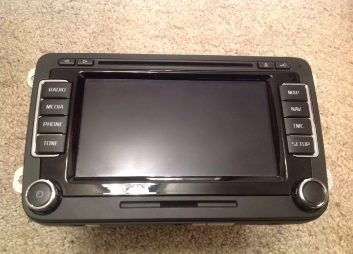 Skoda Columbus DAB RNS 510 3T0035686H SSD 6270 V12 PRICE LOWERED