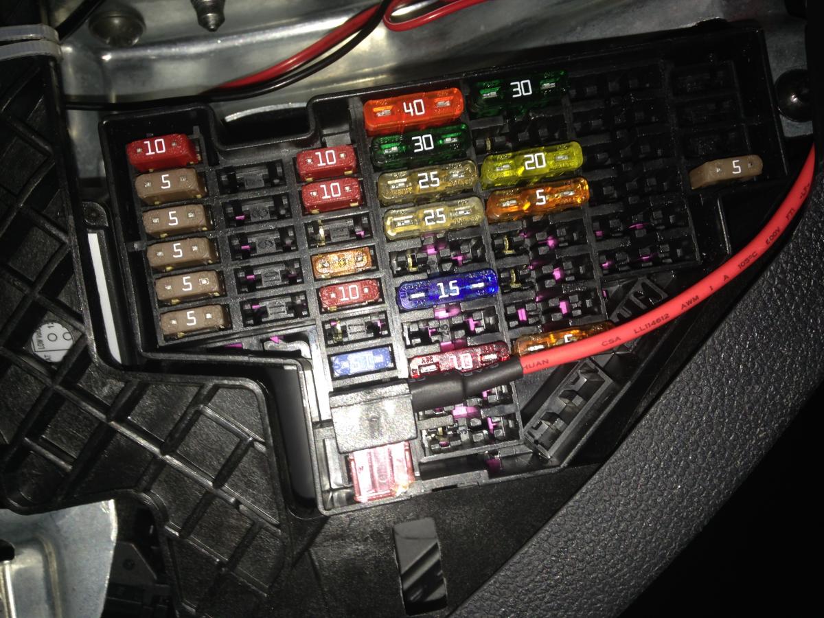 Switched lives in Fuse box... - Skoda Octavia Mk II (2004 ... skoda octavia fuse box cigarette lighter 