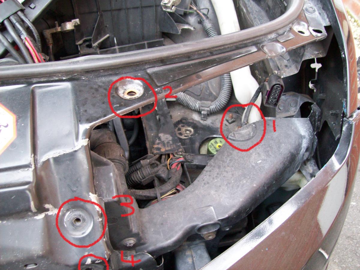 Headlight screws Where to get them? Skoda Fabia Mk I (19992007