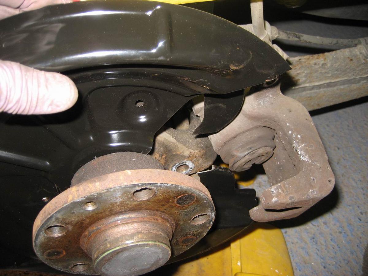 Rear brake disc shield replacement Skoda Octavia Mk II (2004 2013