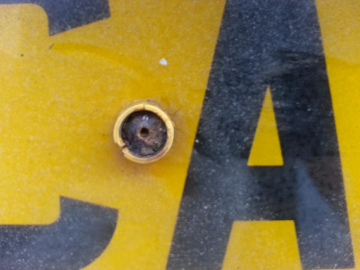 Rear number plate screws removal Skoda Fabia Mk I (19992007) BRISKODA