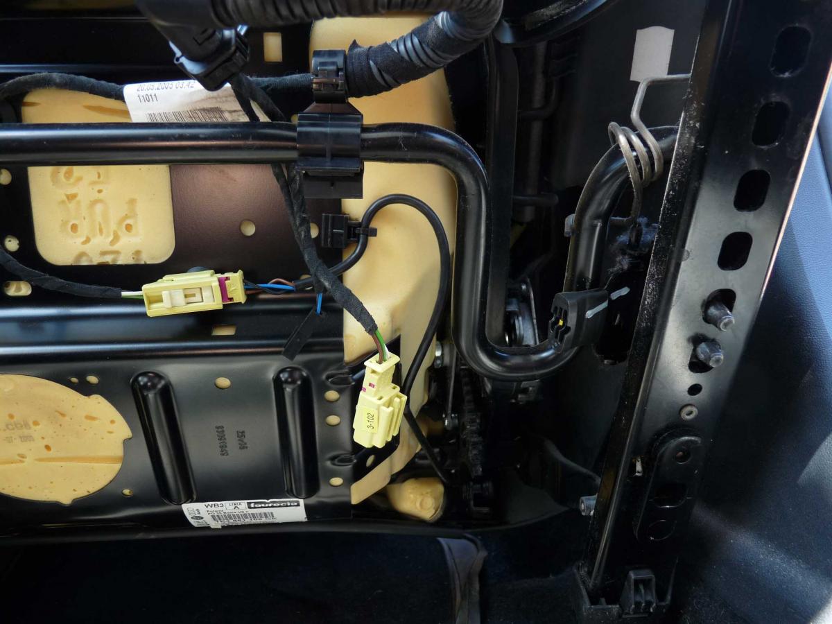 Octavia 2.0 TDI 2012 Air bag fault - Skoda Octavia Mk II ... fuse box on a skoda fabia 