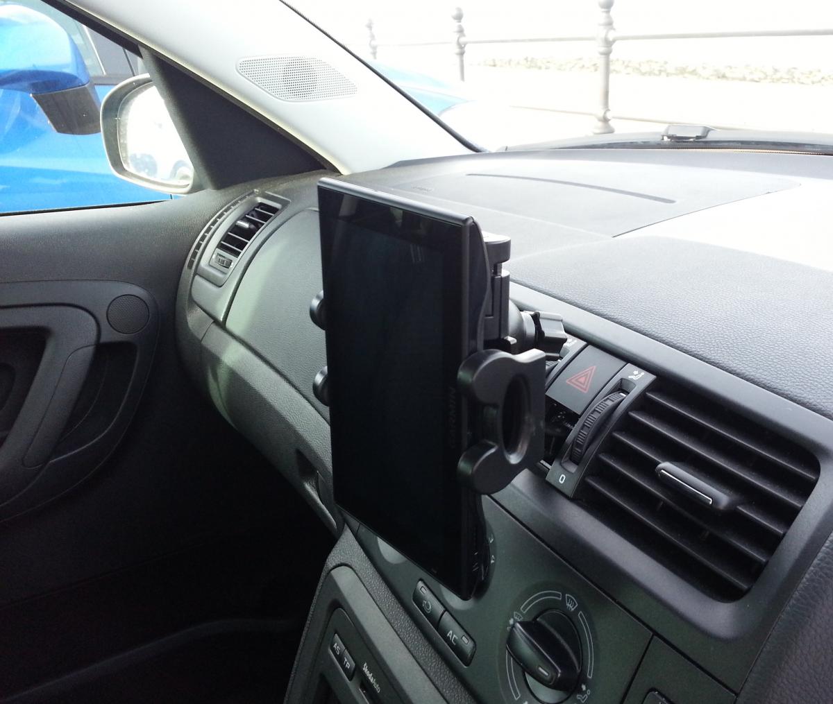 My design for DIY navigation/smartphone holder.
