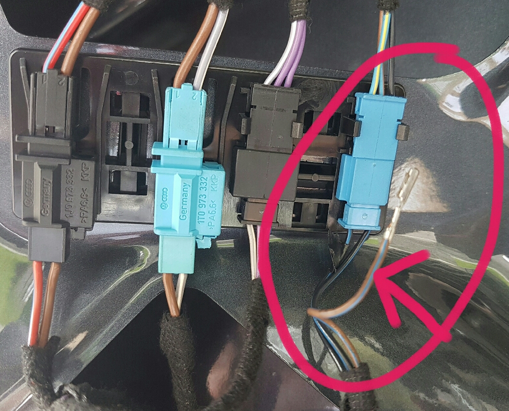 Reversing lights and the fog lights are not working together if..