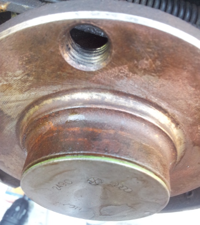 Rear hub dust cap removal - Skoda Fabia Mk1 (1999-2007) - BRISKODA