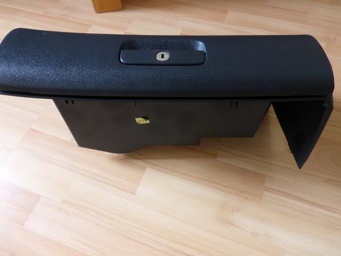 OCTAVIA MK1 GLOVE BOX INCLUDING LID (BLACK) Breaking cars BRISKODA