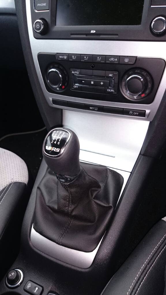 Octavia Mk3 VRS gear shifter(Knob) on VRS MK2 Page 2 Skoda Octavia Mk II (2004 2013