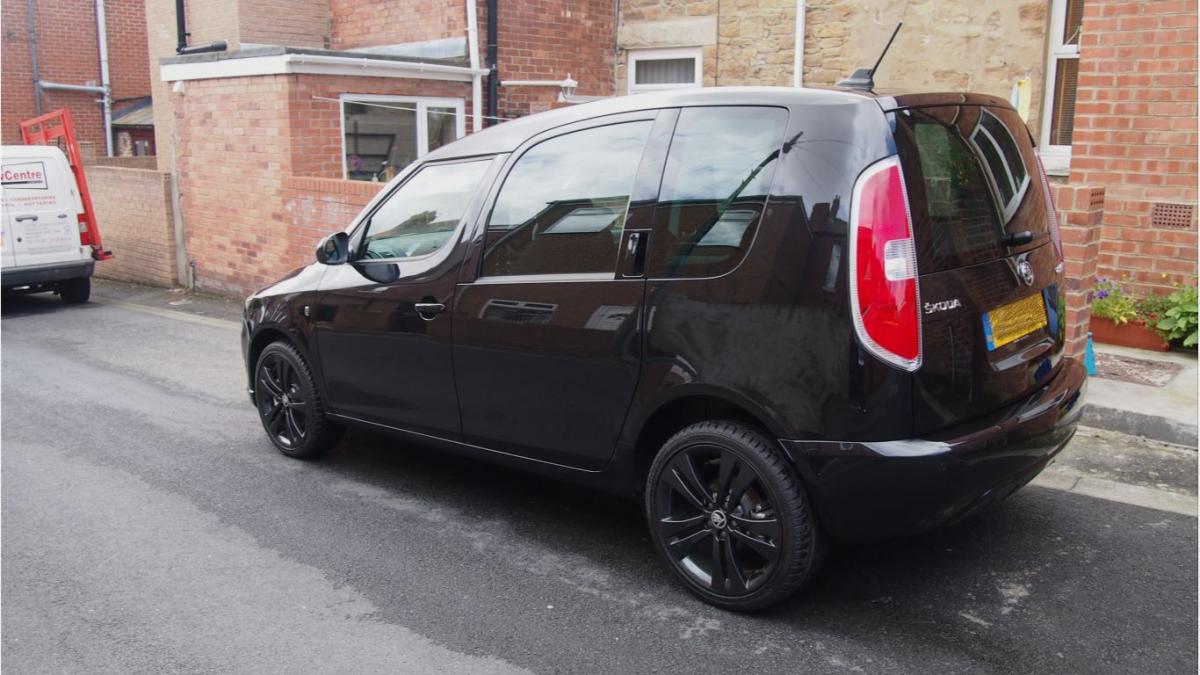 Skoda Roomster Noire is Not Necessarily Blacker than Dark - autoevolution