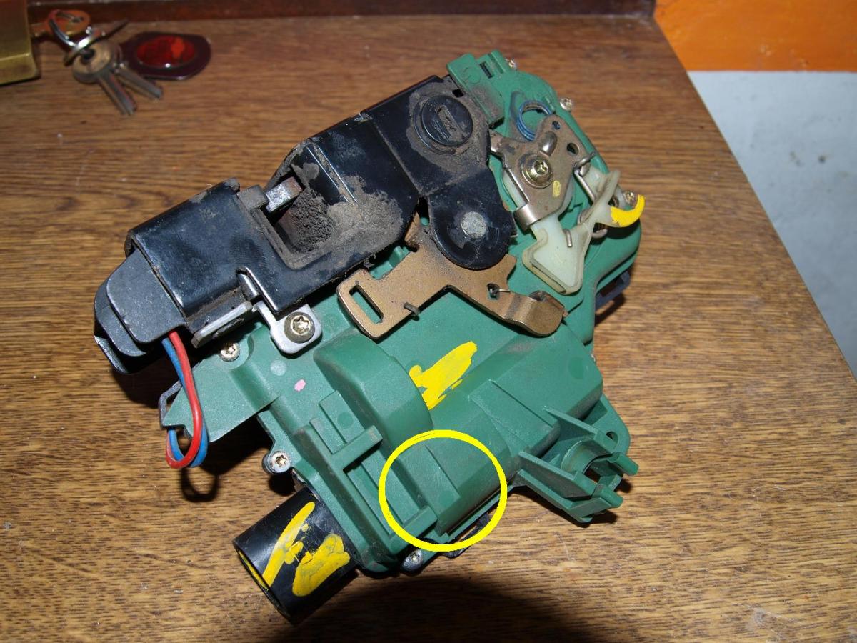 rear door lock failure, opening suggestion