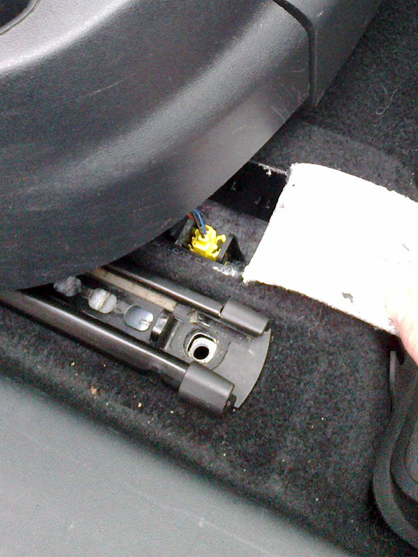 Uber Car Seat >> Crash Sensor Side Airbag; Passenger Side (G180) - Skoda Octavia Mk II (2004 - 2013) - BRISKODA Uber Car Seat >> Crash Sensor Side Airbag; Passenger Side (G180) - Skoda Octavia Mk II (2004 - 2013) - BRISKODA