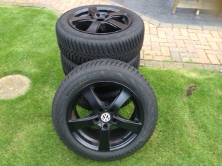 2 sets of Skoda winter wheels and tyres and a set of Matterhorns