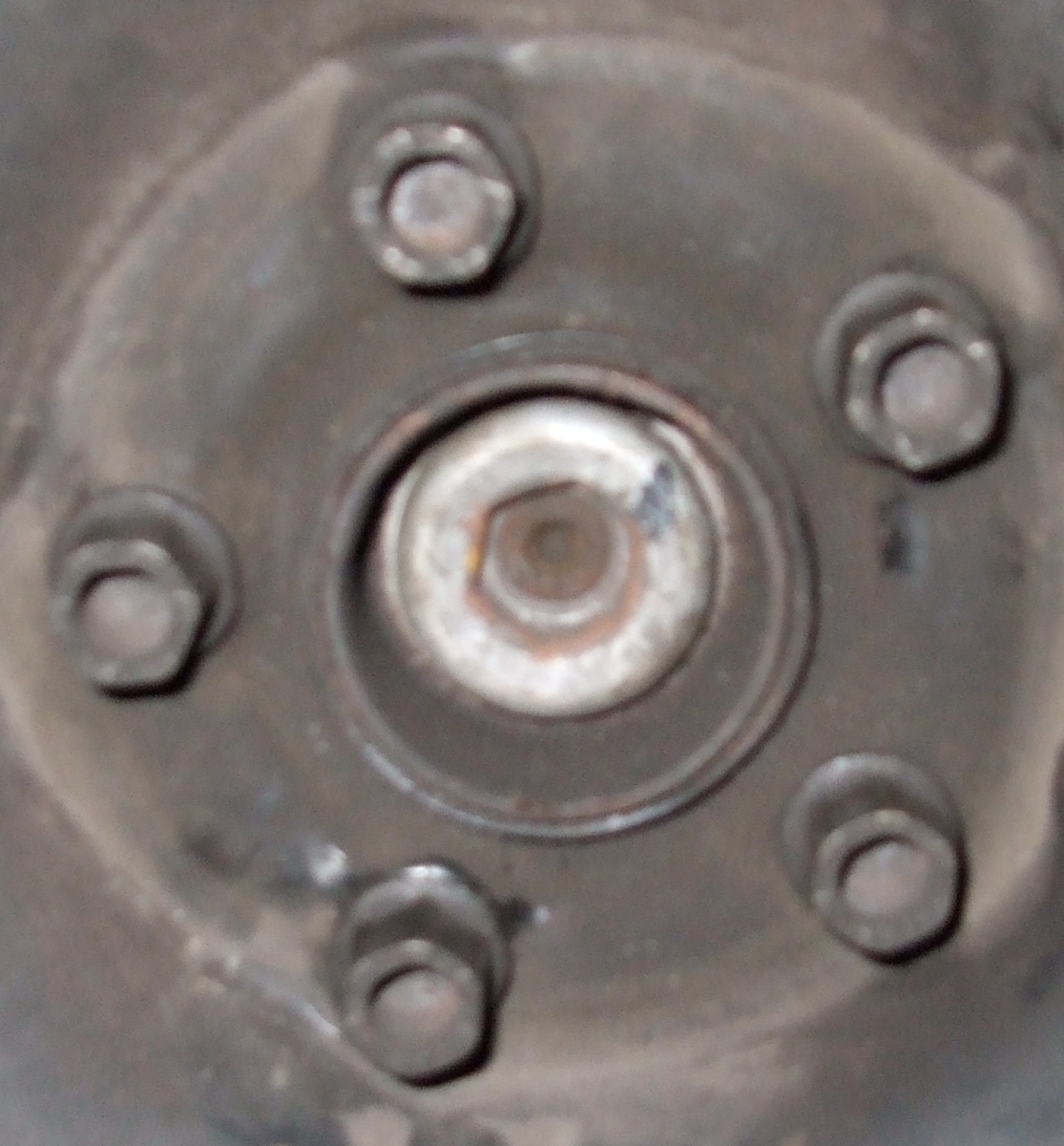 Hub nut thing