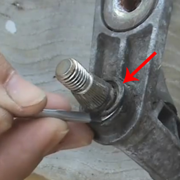 Wiper Linkage - Spindle U Shape Retaining Clip