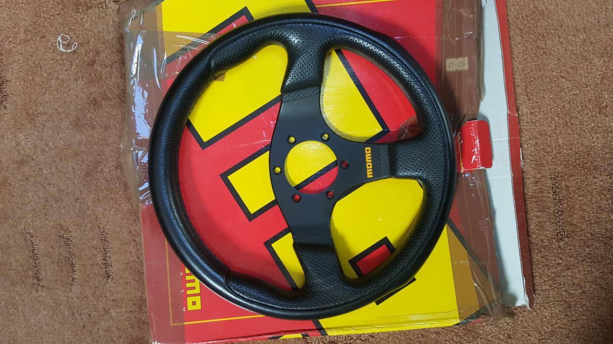 Momo 300 steering wheel brand new & boss