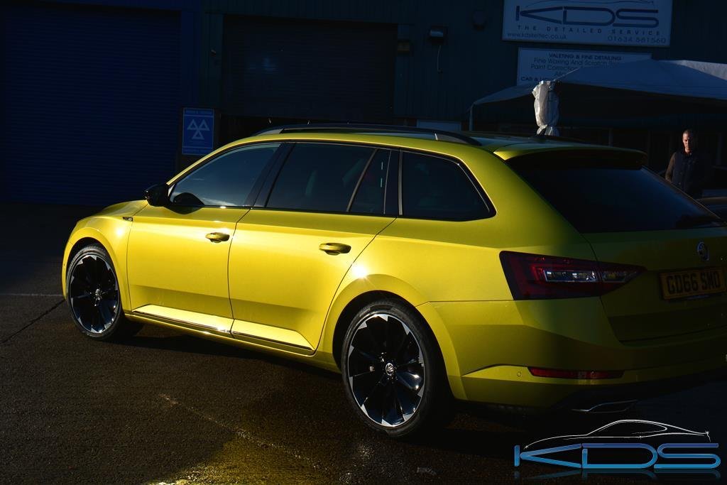 large.car-4.jpeg.6bc3f5e178bfd69d0b237f4