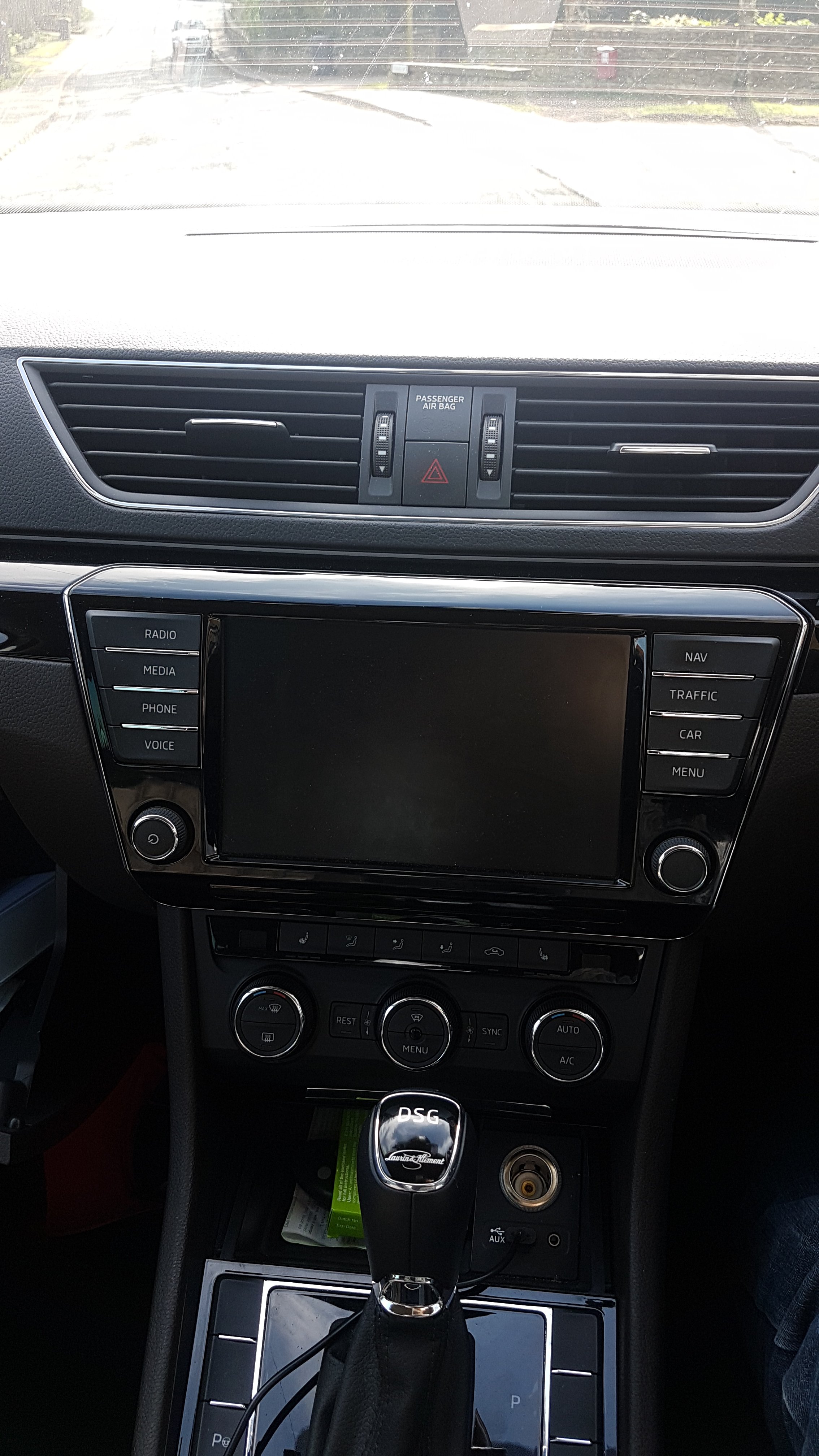 2016 Skoda Superb Headunit removal Audio, Electronics and Security