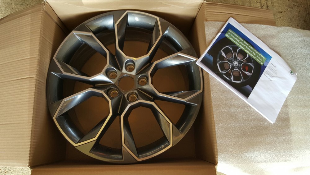 Alloy wheel 1.jpg