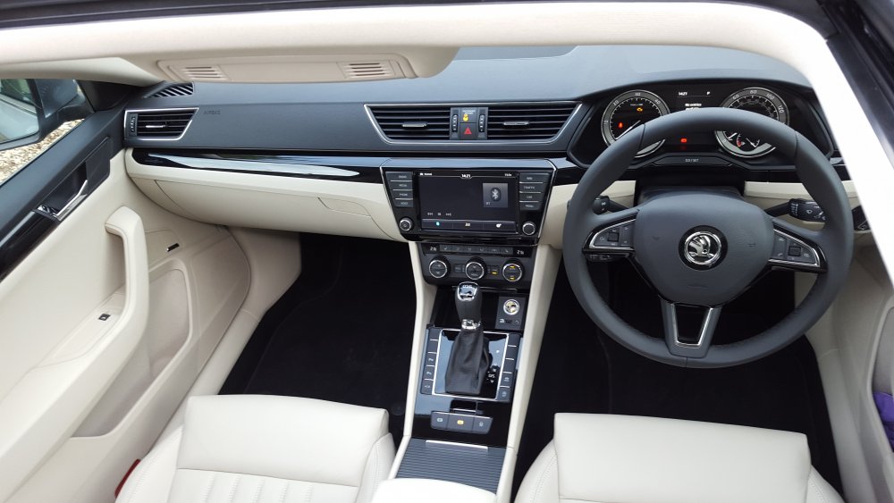 Is Beige leather a good idea? Skoda Superb Mk III (2015 2023