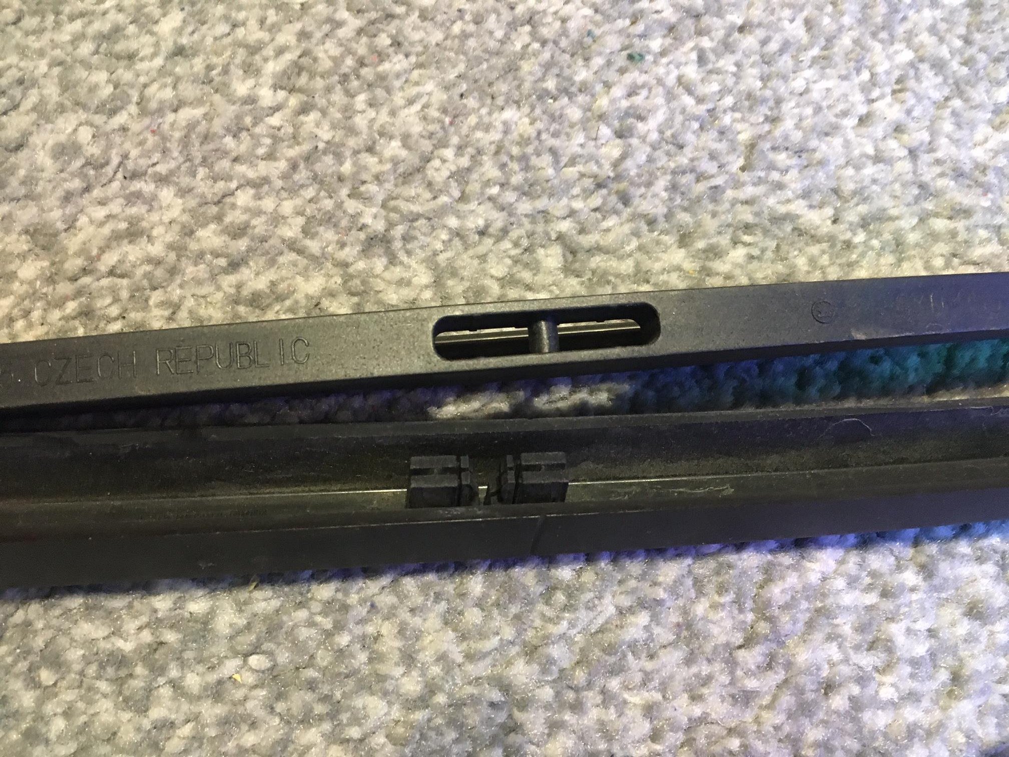 How do I change the rear wiper on my Fabia? Skoda Fabia Mk I (1999