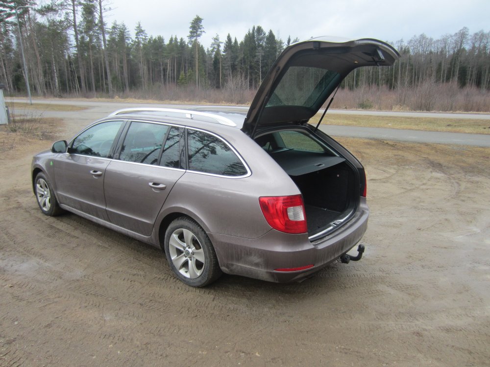 rearhatch1small.jpg