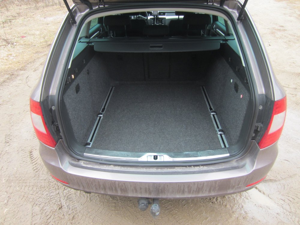 rearhatch3small.jpg