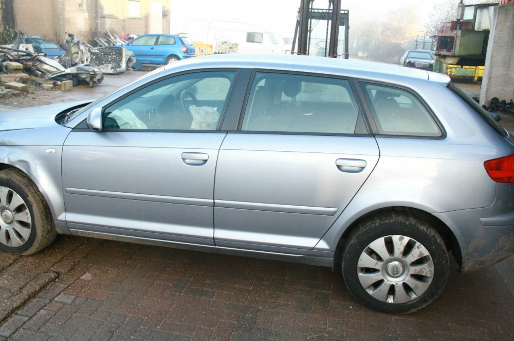 2006_audi_a3_1.6_bse_blue_ly7h_5_speed_gearbox_fun_estate_breaking_2.jpg