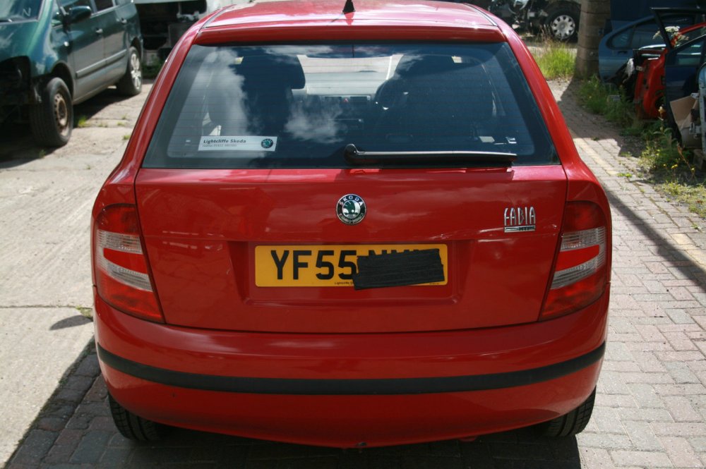 2006_skoda_fabia_1.2_petrol_bmd_red_8151_5_speed_gearbox_gsh_breaking_3.jpg