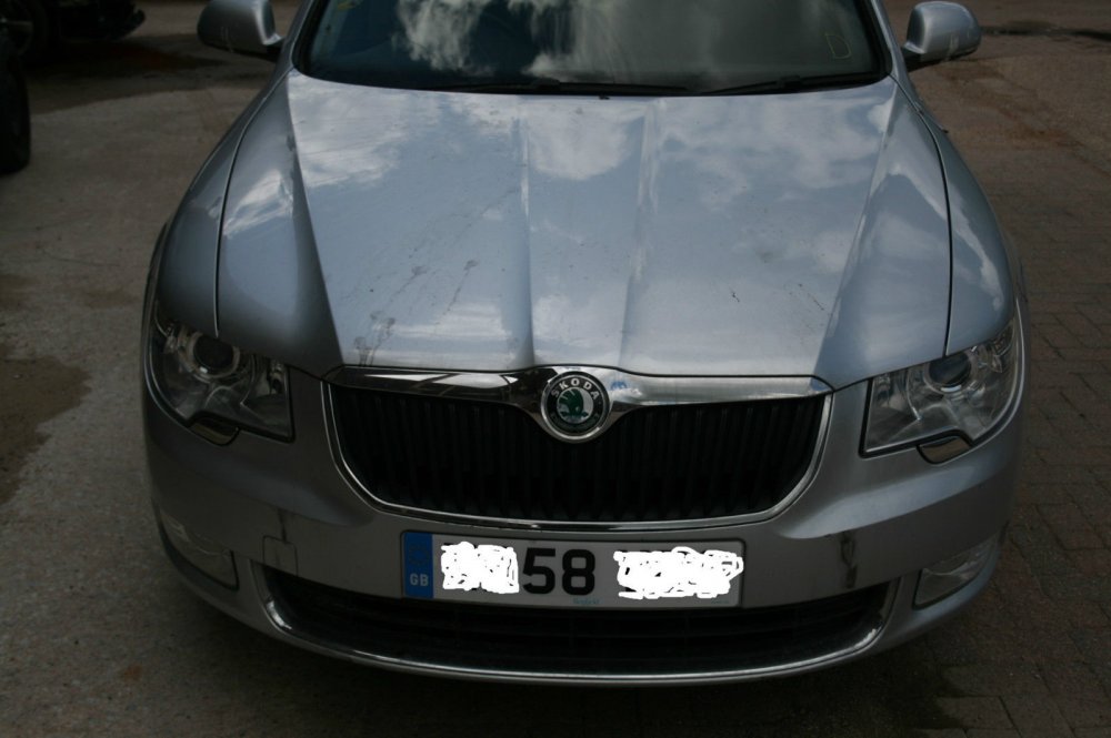 2009_skoda_superb_1.9tdi_bxe_silver_9156_5_speed_saloon_breaking_1.jpg