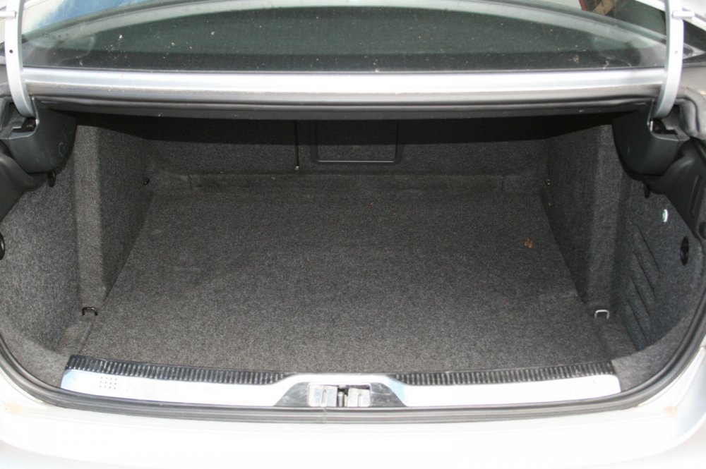 2009_skoda_superb_1.9tdi_bxe_silver_9156_5_speed_saloon_breaking_9.jpg