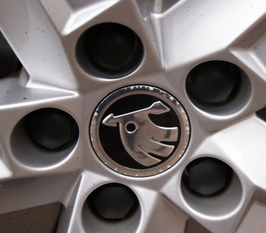 Skoda wheel badges discount