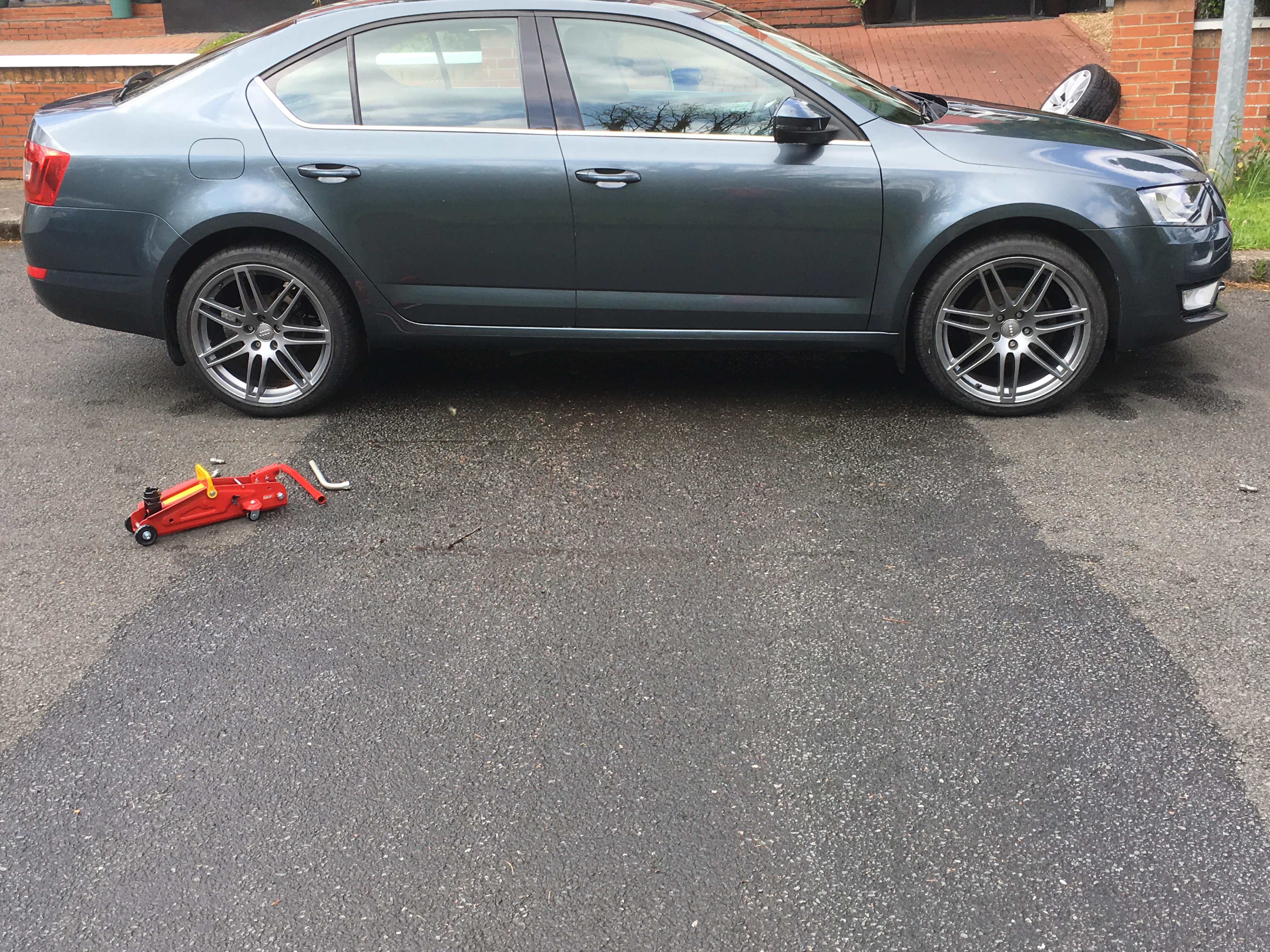 rs4 wheels on my Skoda octavia mk3