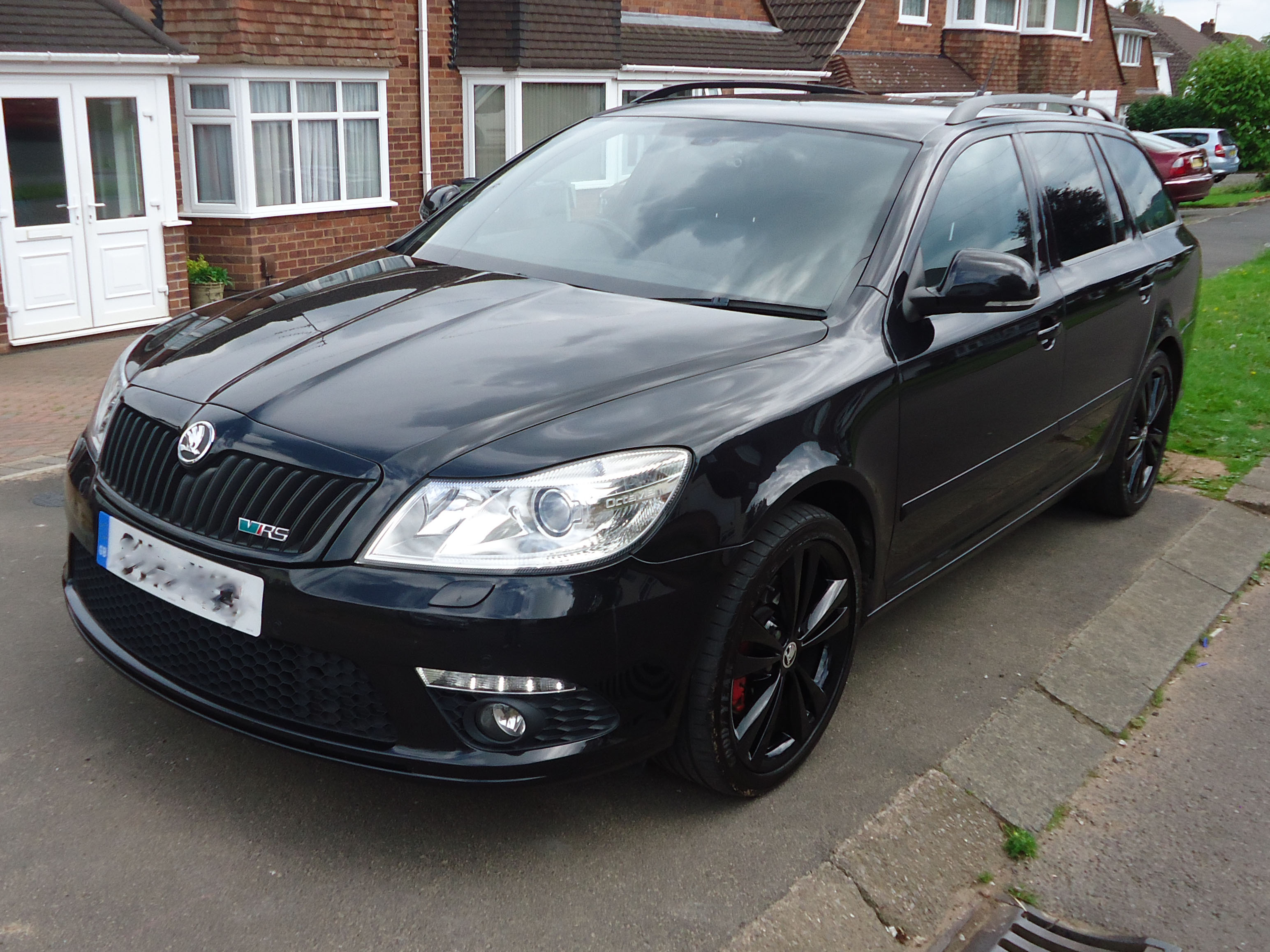 Black skoda octavia