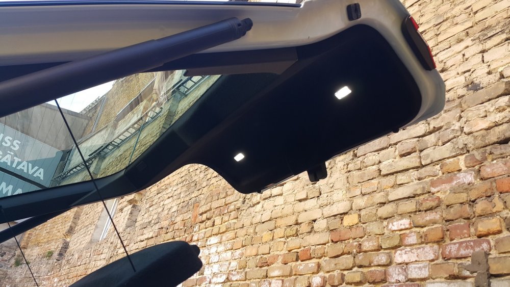 170628_add_2xLED_Light_Hatch_Tailgate_20p.thumb.jpg.5bd447bcfee0145fe25702e17f0a1325.jpg