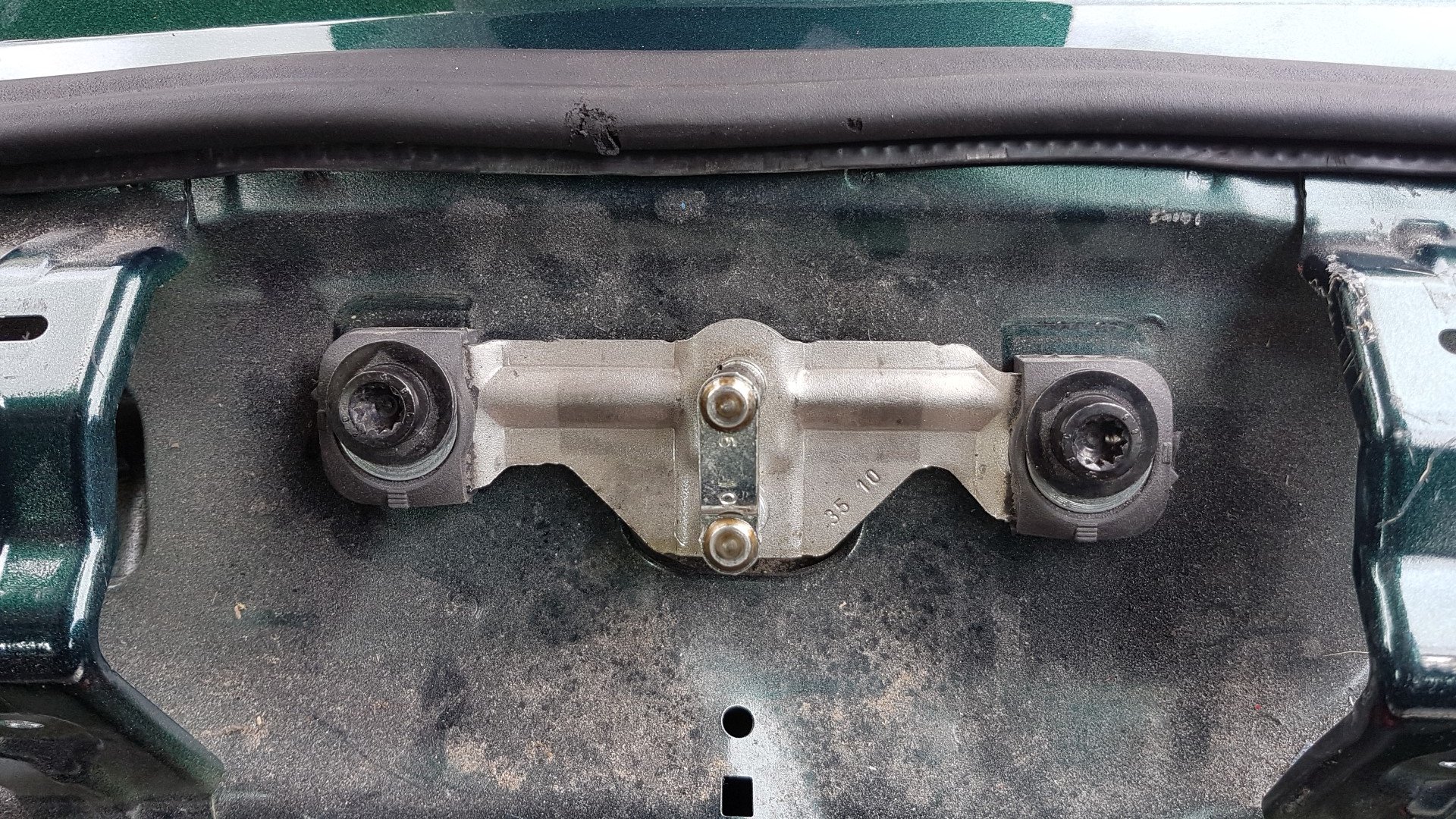 FIXED Rear wash wipe not working