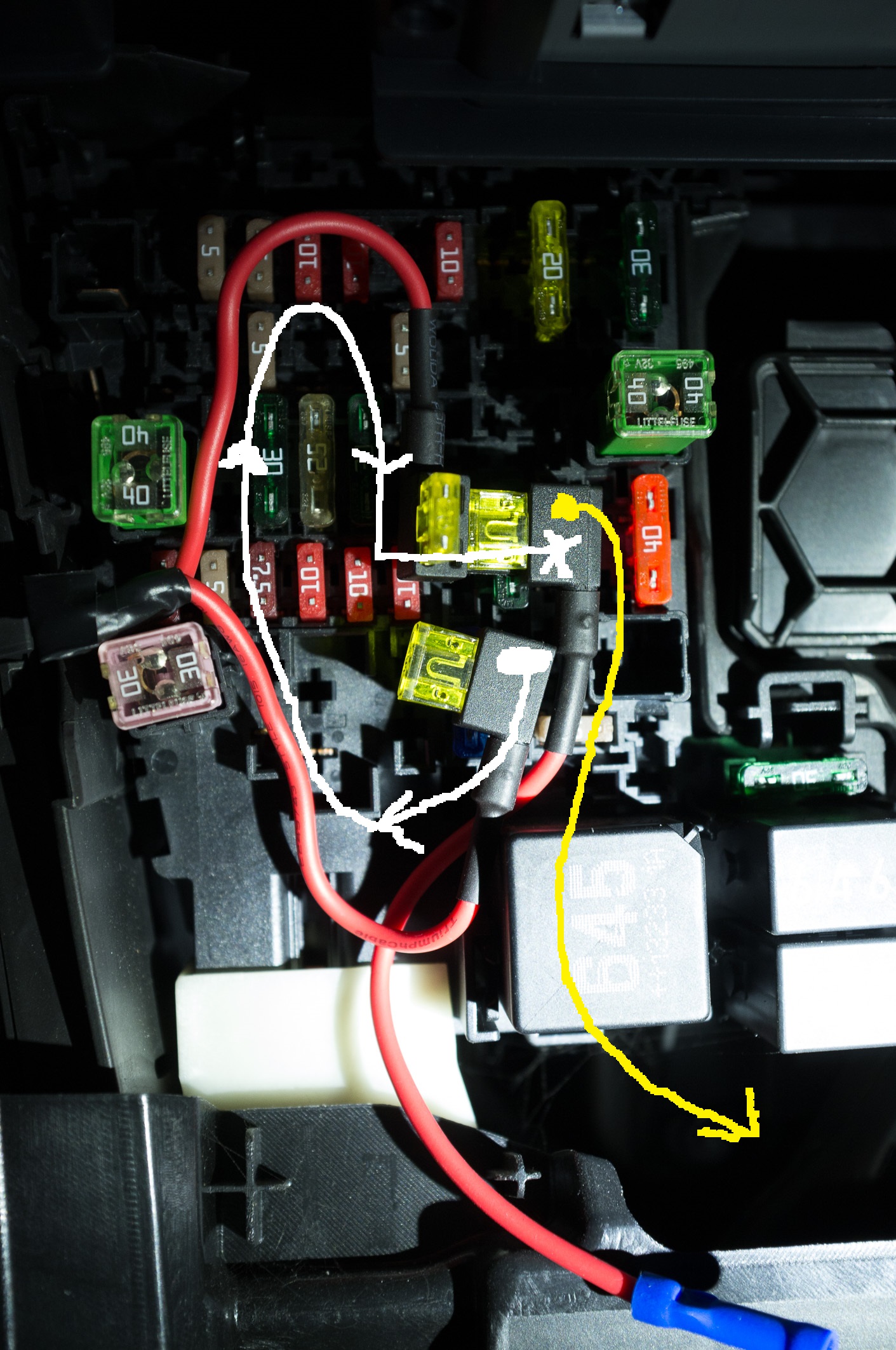 Switched 12v socket via fuse box mod - Skoda Octavia Mk III (2013