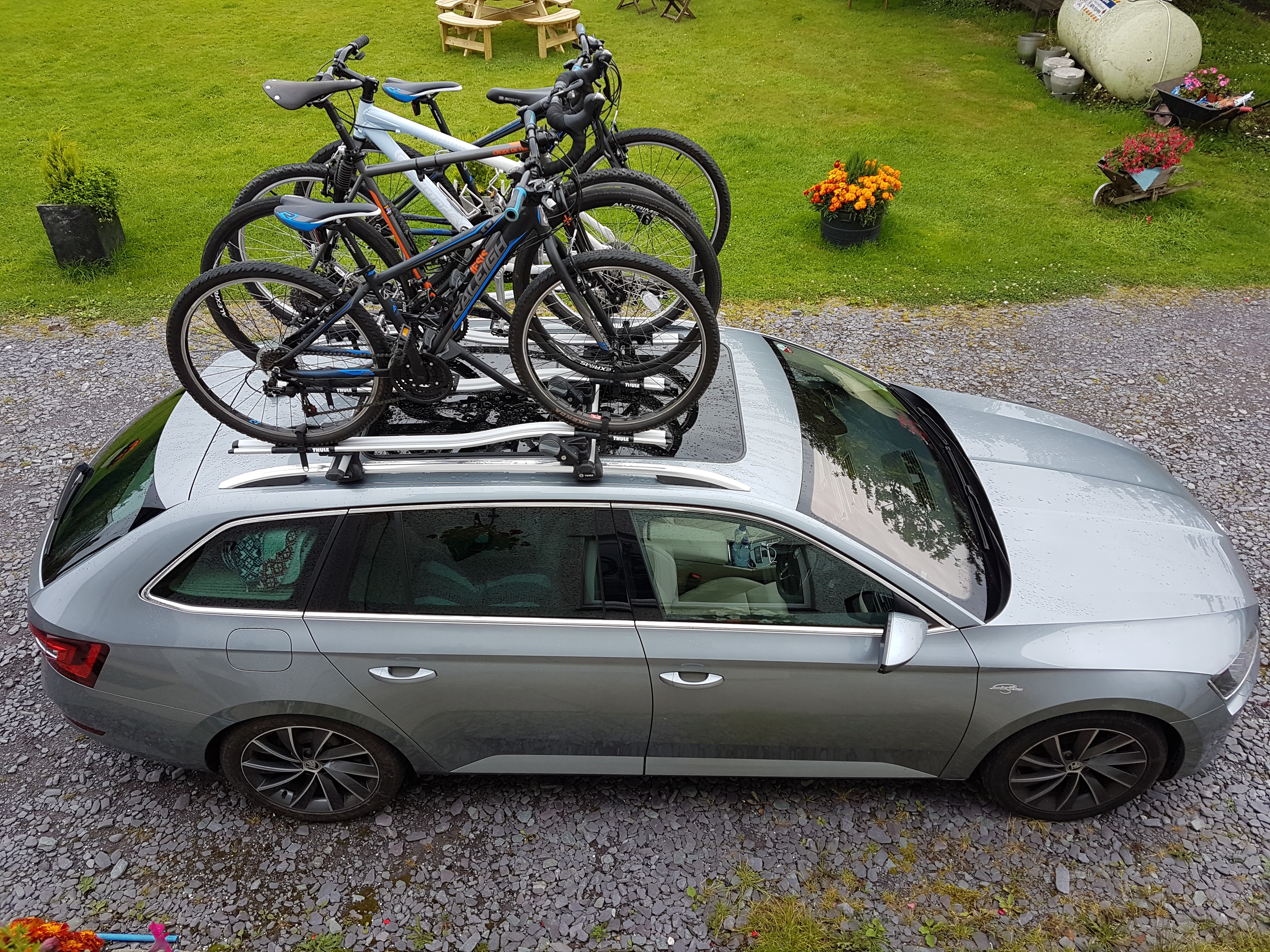 4 bikes on roof rack