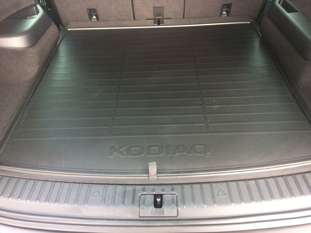 Kodiaq Reversible Boot Mat 3" too small Skoda Kodiaq MKI (20172023