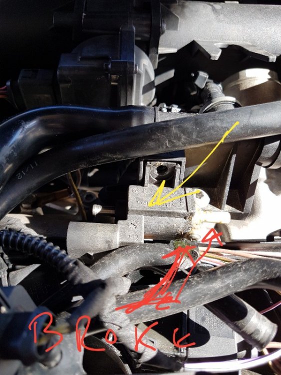 screw blocking broken piece.jpg