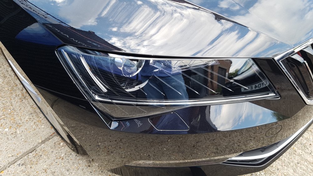 Check Daytime running lights/Side lights Error Skoda Superb Mk III