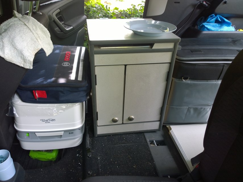 Roomster-RV-Qube-Galley1.JPG.a18327cd49201f1059bd5986f54c0367.JPG