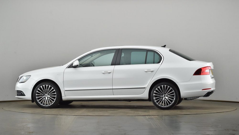 SKODA-SUPERB-DIESEL-HATCHBACK-2-0-TDI-CR-170-Laurin-Klement-5dr-Diesel-Manual-WHITE-2014-XC-L-15.jpg