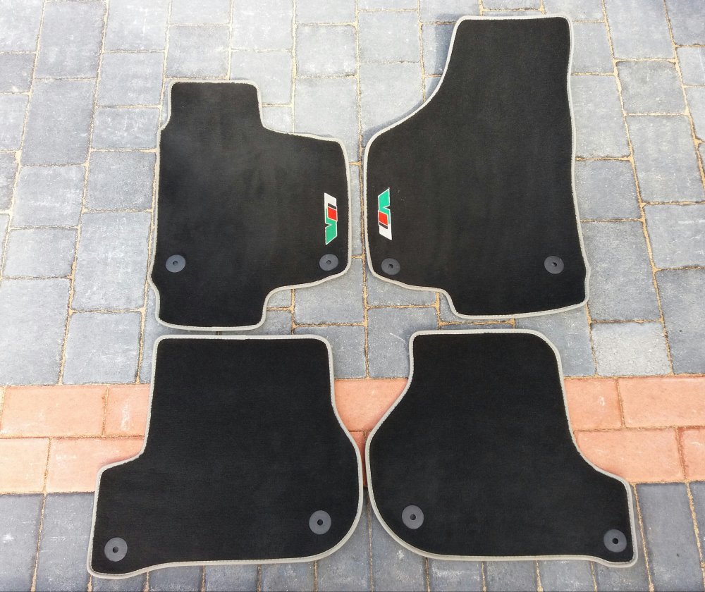 SOLD Skoda Octavia vRS mk2 floor mats £15 Parts For Sale BRISKODA