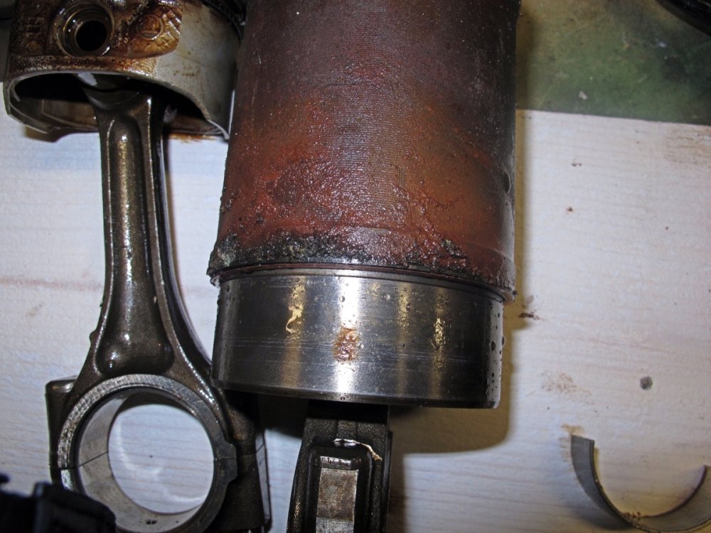 rust på sylinder m stempelIMG_7429crop LL.jpg