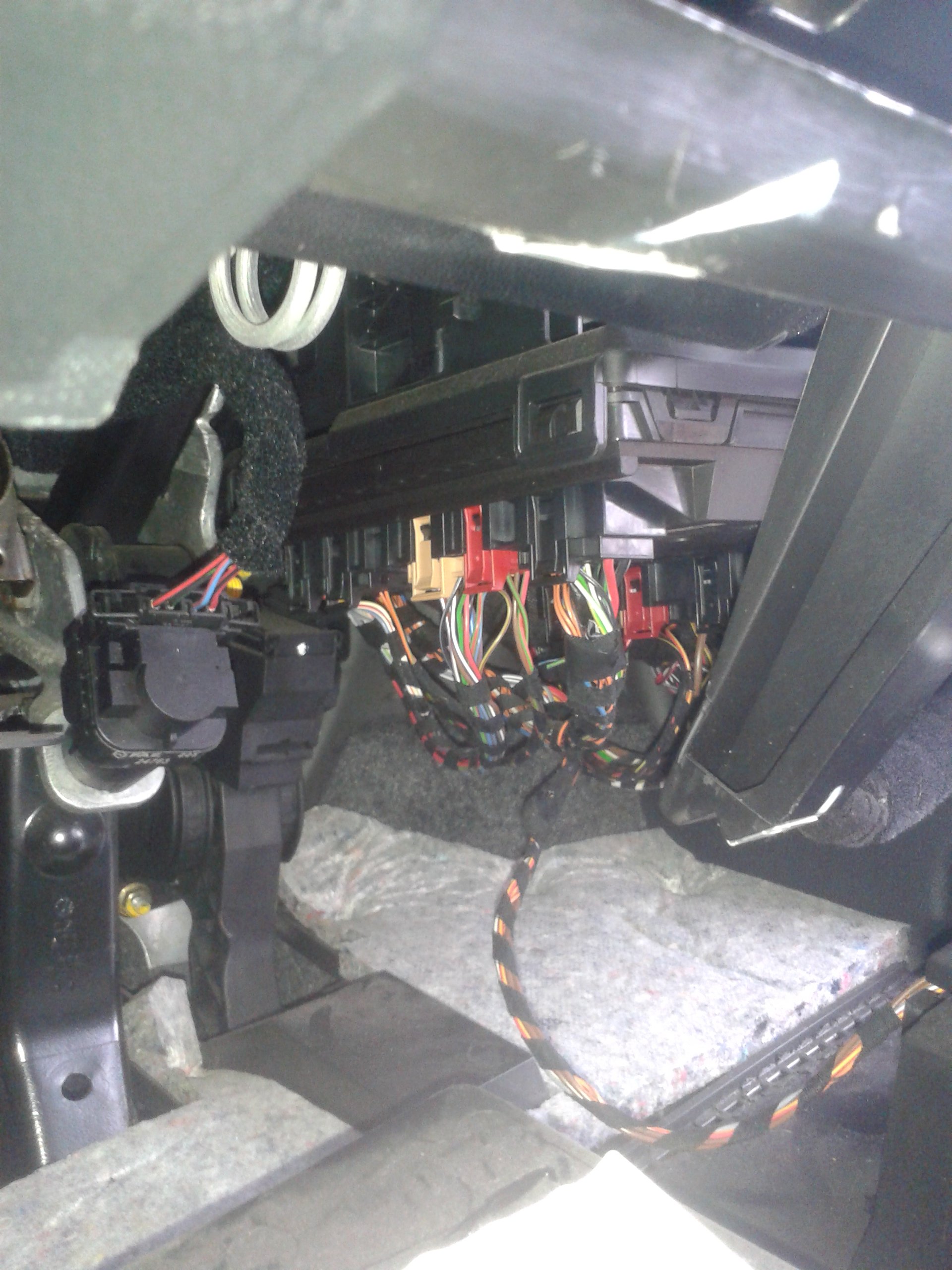 Right Indicator not working with engine running