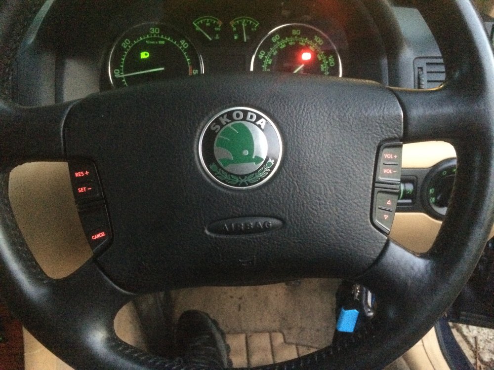 59d352e39750a_OctySteeringWheel.thumb.JPG.4cc95a6e598238d2d2fe6887a0fa85a8.JPG