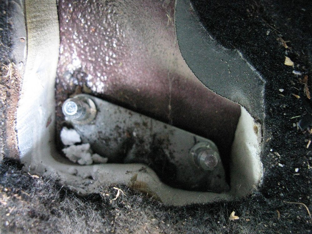Accelerator floor pegs small.jpg