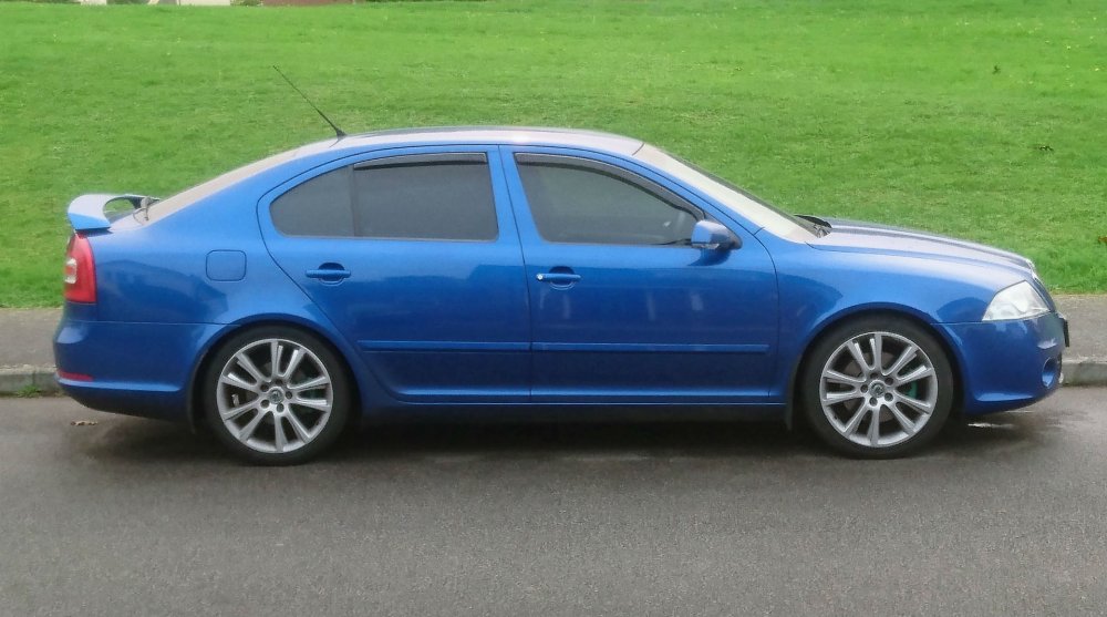 SkodaOctaviaXVS.jpg